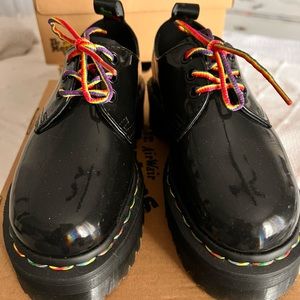 Dr. Martens Rainbow Quad
